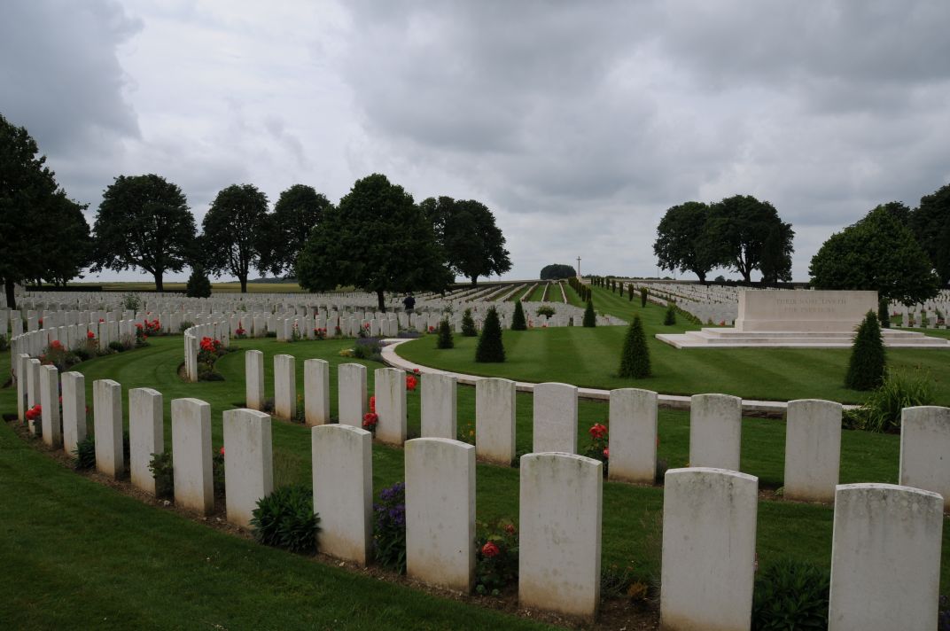 Cabaret Rouge Cemetery