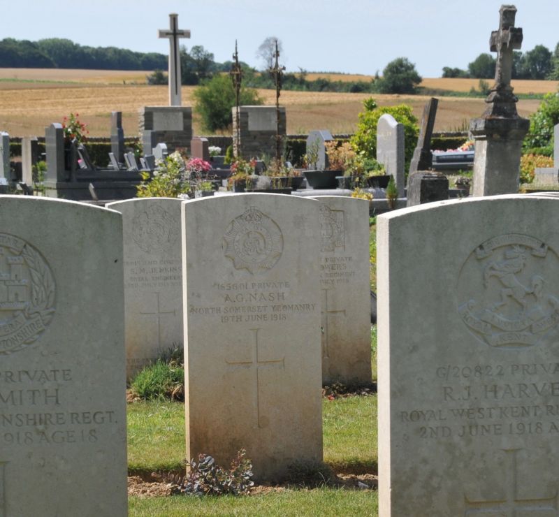 Arthur Naish grave at Montigny